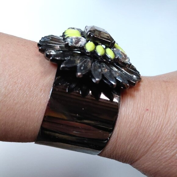 3/$30 Womens Bracelet Statement Cuff Starburst Flower Acrylic Rhinestone Estate - Picture 3 of 10